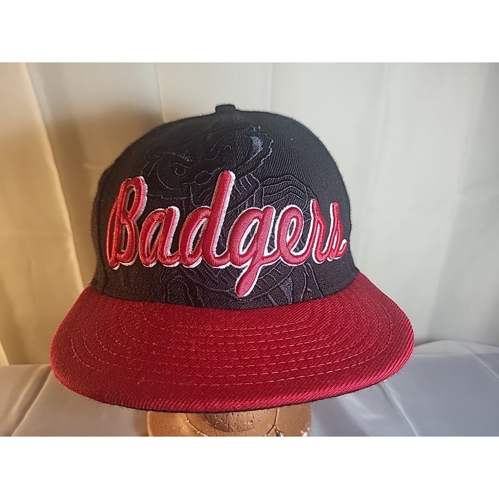 Wisconsin Badgers New Era Fitted Hat - Size 7 5/8‎ NCAA Cap